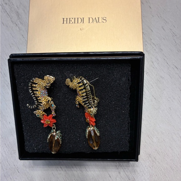 Exquisite Gold and Red Tiger Earrings
New by Heidi Daus. Omega backs.